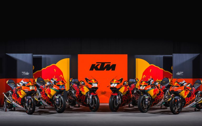 167023red-bull-ktm-motogp-factory-racing-bikes-2017