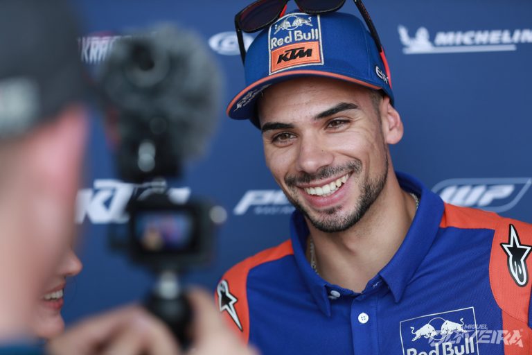 313797miguel-oliveiratech3ktm-rc16motogp-chang-international-circuit-tha2019-10-03003