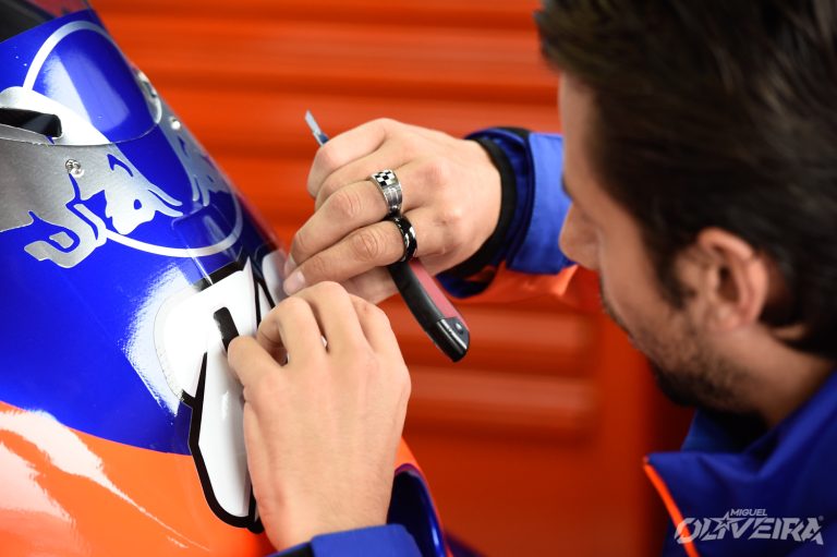 316325teamtech3-ktm-rc16motogp-twin-ring-motegi-jpn2019-10-191761