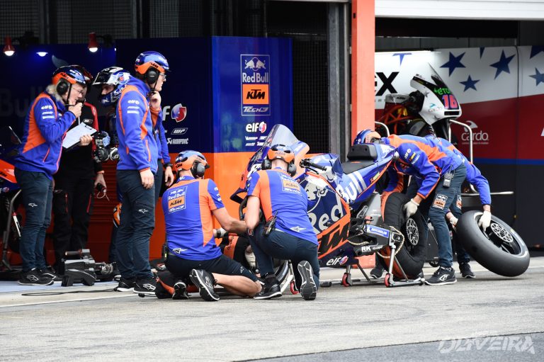 316349miguel-oliveiratech3-ktm-rc16motogp-twin-ring-motegi-jpn2019-10-192001