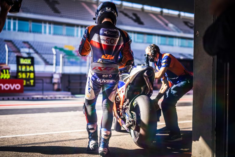 368760miguel-oliveiratech3ktm-rc16motogpalgarve-international-circuit-prt2020-11-21-11