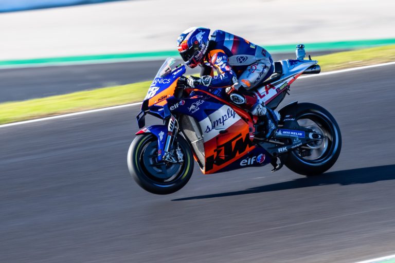 368761miguel-oliveiratech3ktm-rc16motogpalgarve-international-circuit-prt2020-11-21-12