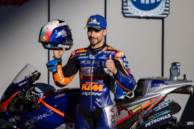368764miguel-oliveiratech3ktm-rc16motogpalgarve-international-circuit-prt2020-11-21-15