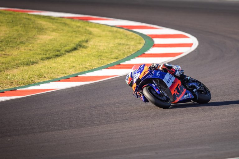 368808miguel-oliveiratech3ktm-rc16motogpalgarve-international-circuit-prt2020-11-22-18