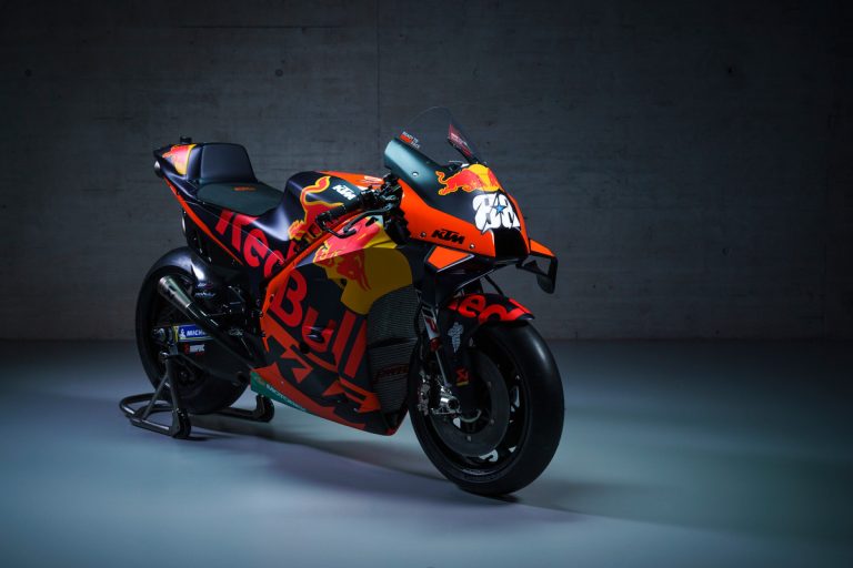 374111miguel-oliveira88rc16red-bull-ktm-factory-racingmotogpteam-presentation2021-12