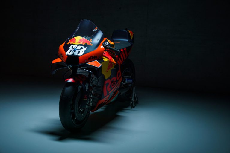 374114miguel-oliveira88rc16red-bull-ktm-factory-racingmotogpteam-presentation2021-15