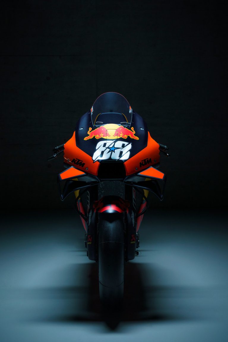 374116miguel-oliveira88rc16red-bull-ktm-factory-racingmotogpteam-presentation2021-17