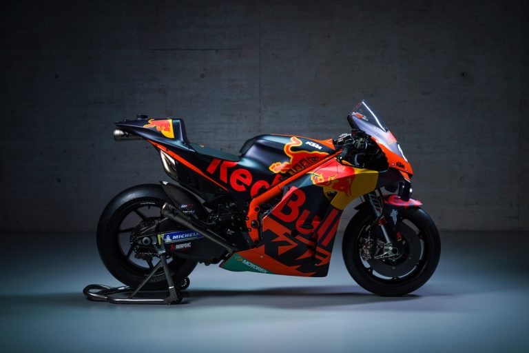 374124miguel-oliveira88rc16red-bull-ktm-factory-racingmotogpteam-presentation2021-24