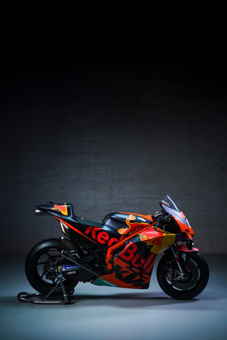 374125miguel-oliveira88rc16red-bull-ktm-factory-racingmotogpteam-presentation2021-25