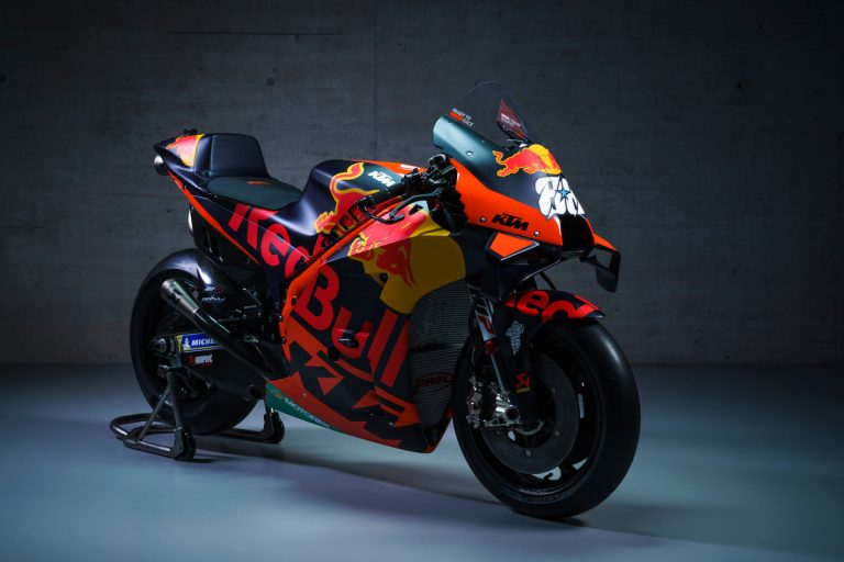 374131miguel-oliveira88rc16red-bull-ktm-factory-racingmotogpteam-presentation2021-8