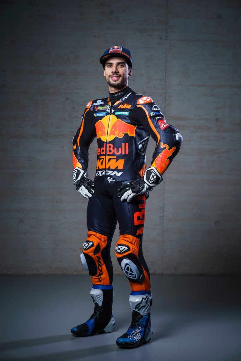 374133miguel-oliveira88red-bull-ktm-factory-racingmotogpteam-presentation2021-22