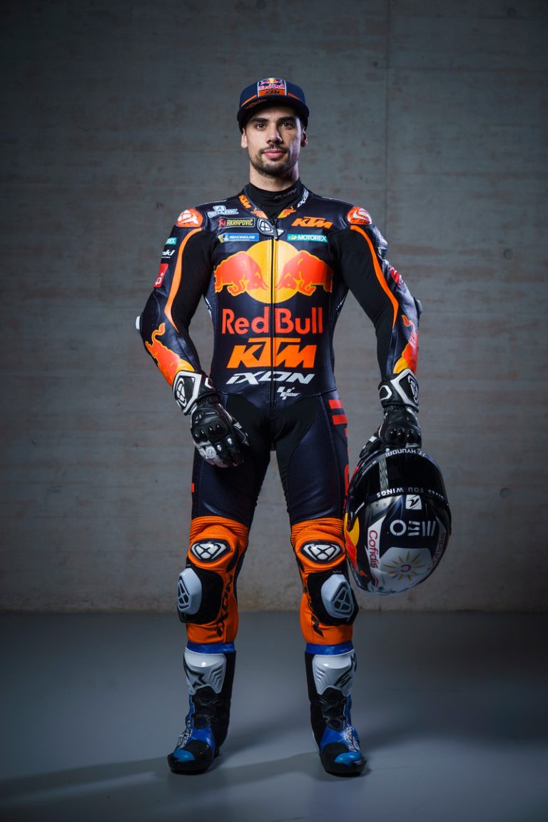 374134miguel-oliveira88red-bull-ktm-factory-racingmotogpteam-presentation2021-25