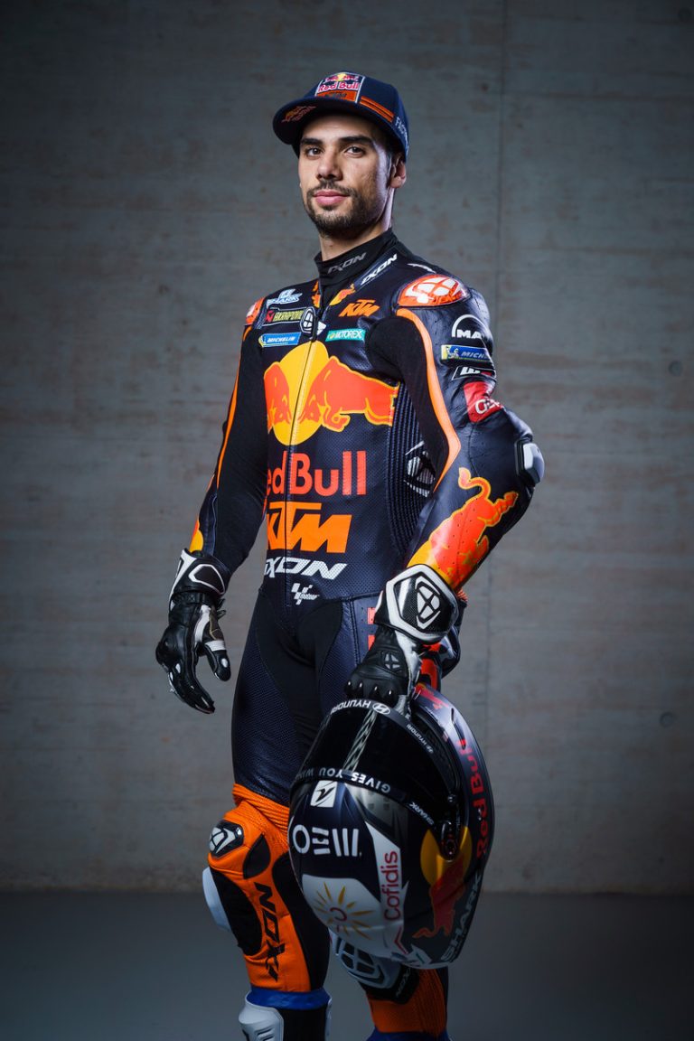 374136miguel-oliveira88red-bull-ktm-factory-racingmotogpteam-presentation2021-30