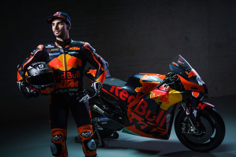 374142miguel-oliveira88red-bull-ktm-factory-racingmotogpteam-presentation2021-56