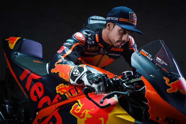 374147miguel-oliveira88red-bull-ktm-factory-racingmotogpteam-presentation2021-60