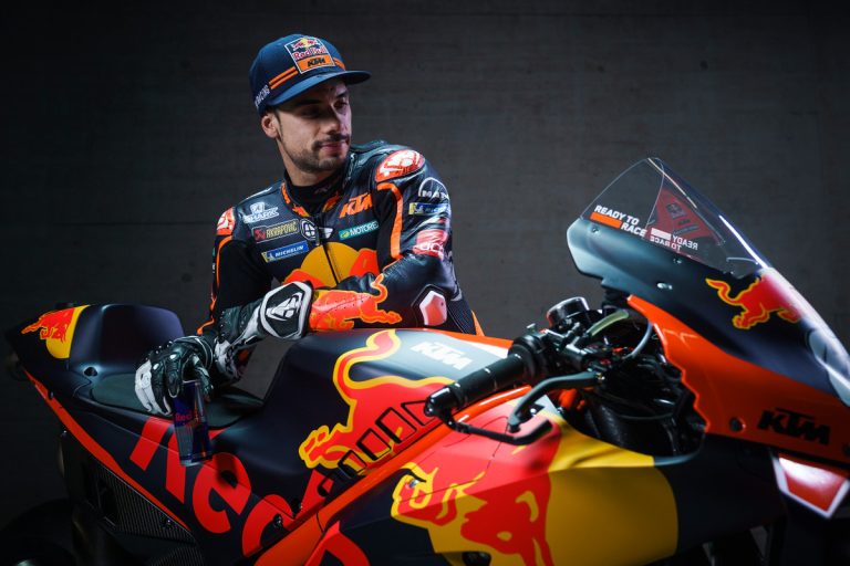 374148miguel-oliveira88red-bull-ktm-factory-racingmotogpteam-presentation2021-61