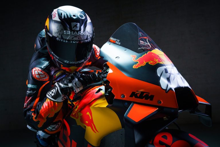 374156miguel-oliveira88red-bull-ktm-factory-racingmotogpteam-presentation2021-69