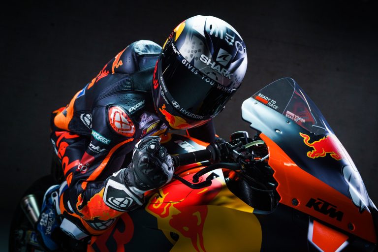374157miguel-oliveira88red-bull-ktm-factory-racingmotogpteam-presentation2021-70